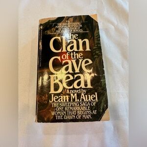 The Clan of the Cave Bear by Jean M. Auel 1980 Paperback